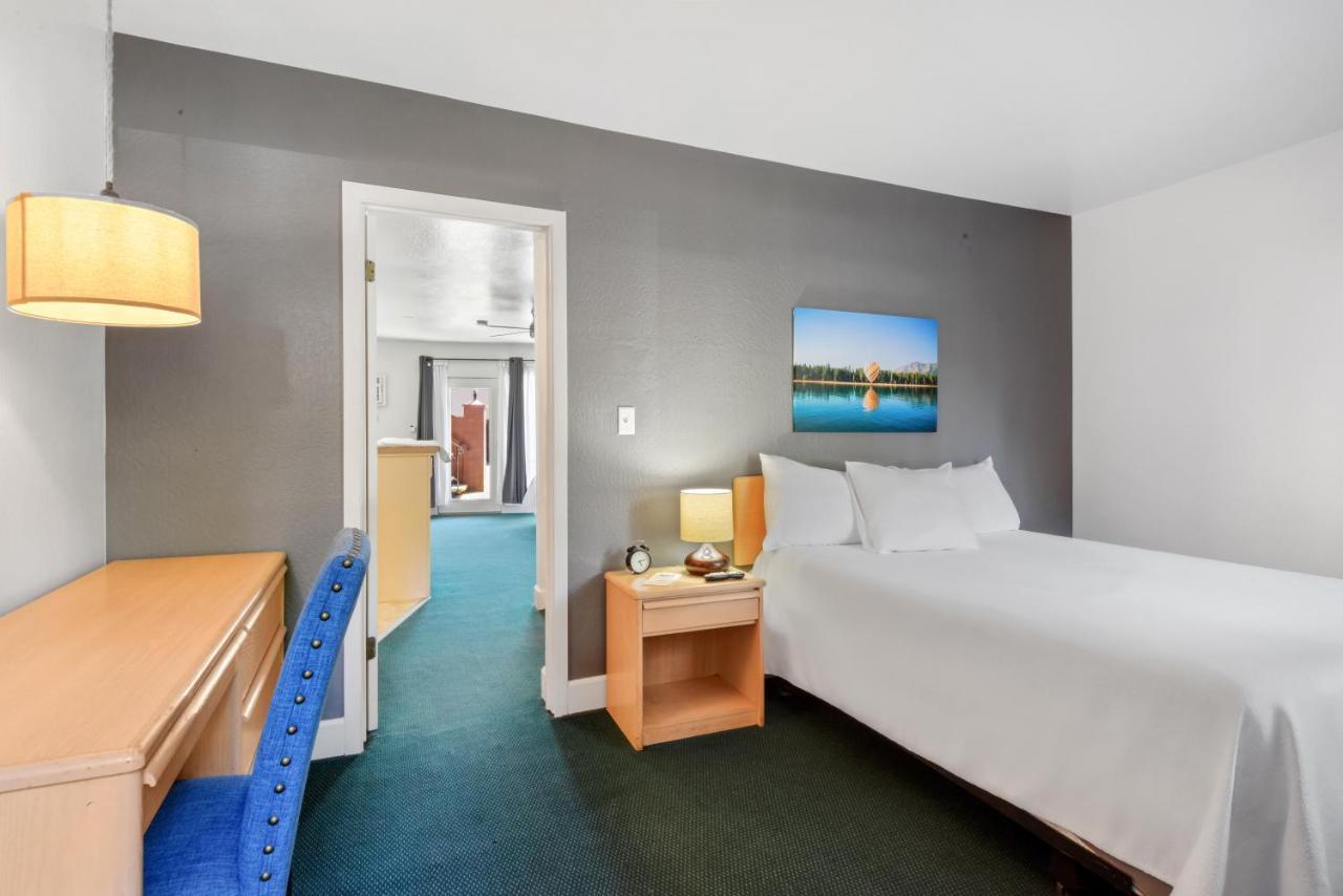كينغس بيتش Crown Motel المظهر الخارجي الصورة